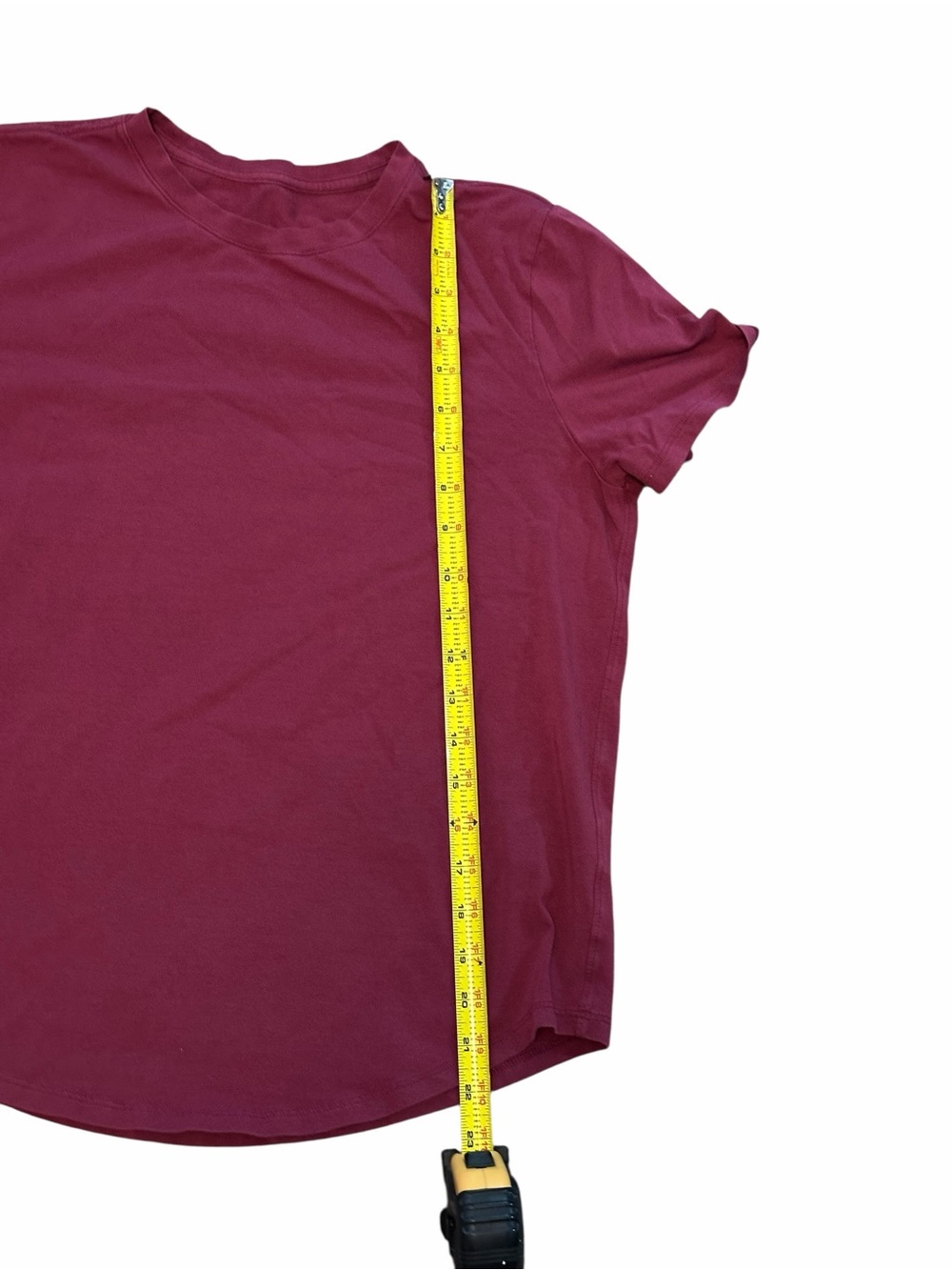 Lululemon Women’s M/L Crewneck T-Shirt in Deep Berry - Picture 4 of 7